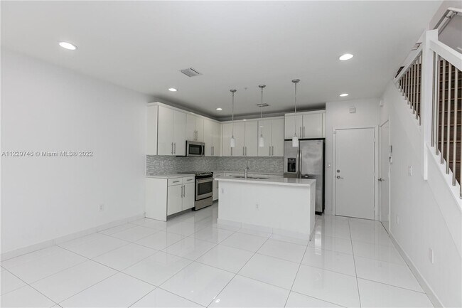 Foto del edificio - 2610 NE 213th St