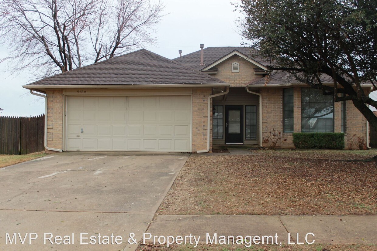 Primary Photo - 3 br, 2 bath House - 9720 Railroad