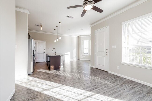 Building Photo - 6427 Upper Leaf Ct