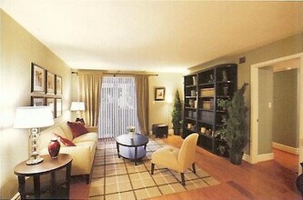 Building Photo - 3825 E Camelback Rd