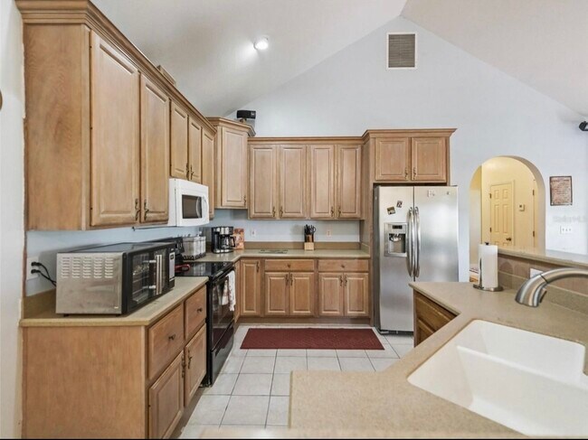 Building Photo - 9451 NE 107th Ct