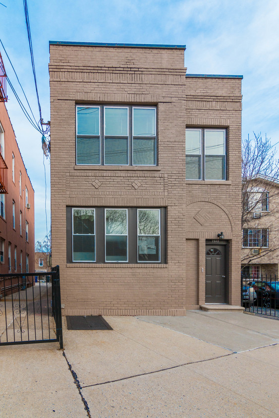 Foto principal - 2540 Williamsbridge Rd