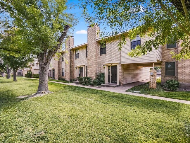 Building Photo - 8400 Jamestown Dr