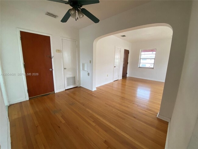 Building Photo - 33 Madeira Ave