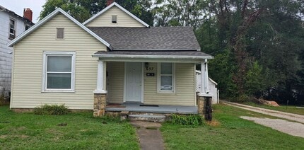 Building Photo - 657 New