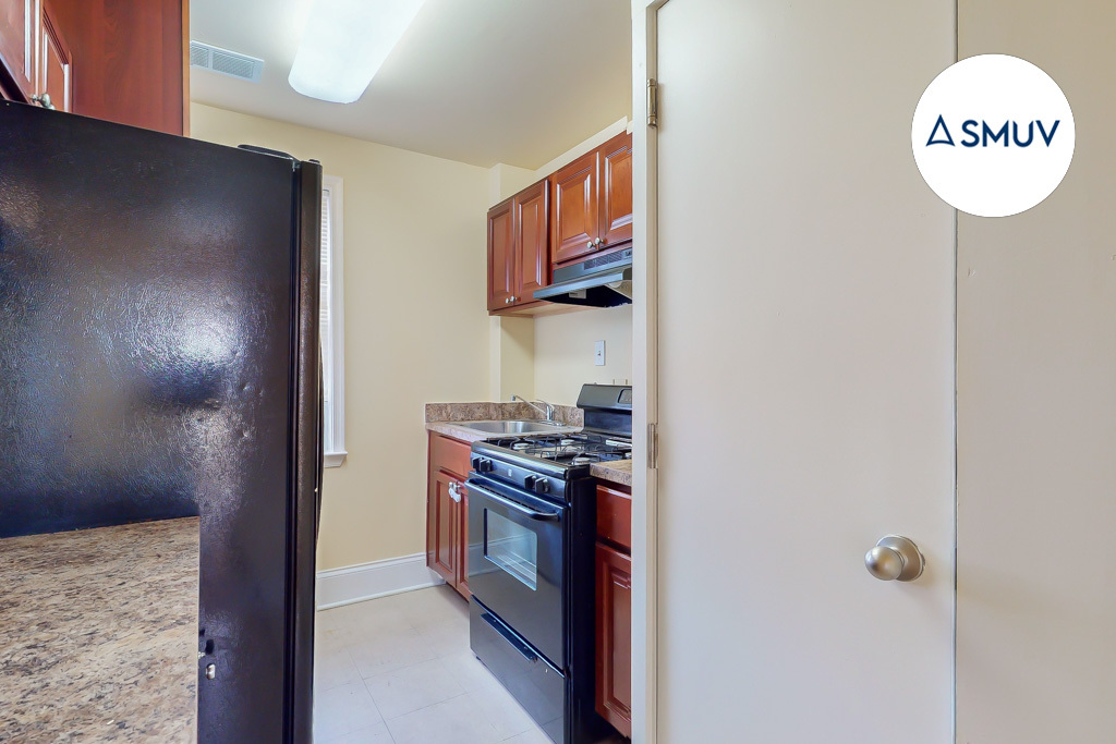 Foto principal - Updated 2 bedroom in Bel-Air Edison w/laun...