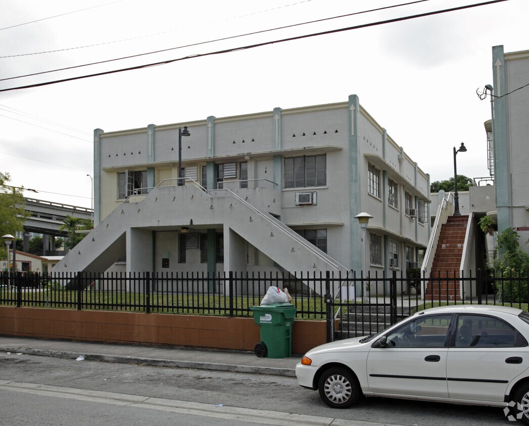 Primary Photo - 500 SW 4th Ave
