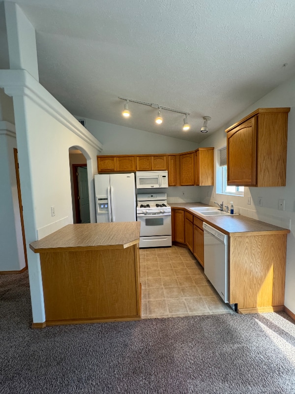 Building Photo - 2598 W Broadmoore Dr