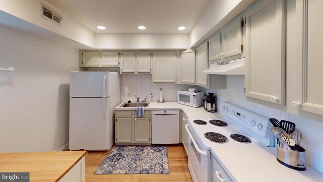 Building Photo - 104 Talbot Ln