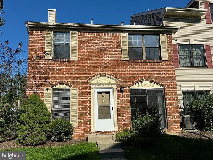 Primary Photo - 86 O'Neill Ct