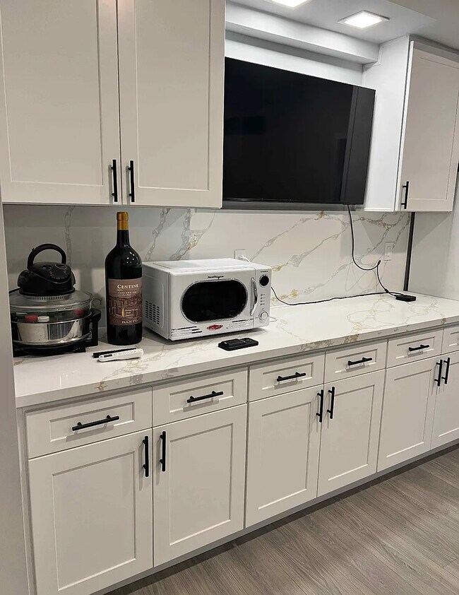 Foto del edificio - 8852 Bluffdale Dr