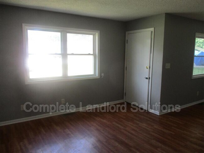 Foto del edificio - 5921/5923 East Braddock Avenue - 5923