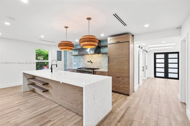 Foto del edificio - 7520 Hispanola Ave