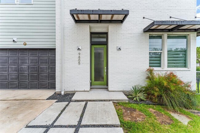 Building Photo - 9805 Mocking Bird Hill Ln