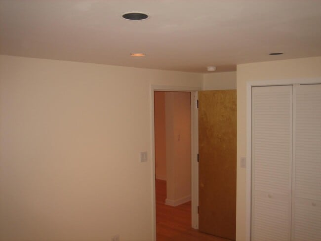 Building Photo - 6926 52nd Dr