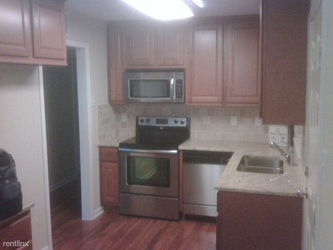 Building Photo - 401 Wilmes Dr