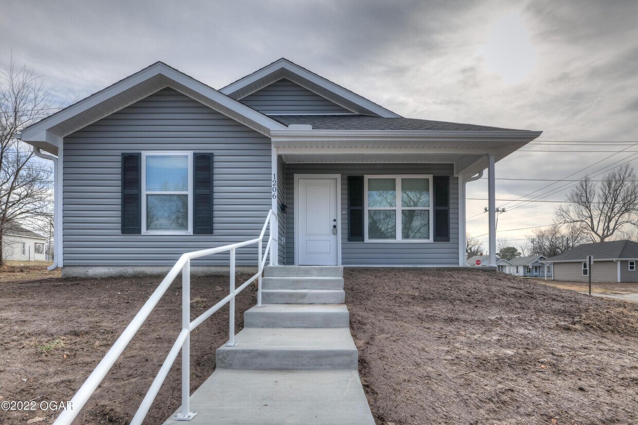 1206 E Hill St, Joplin, MO 64801 Condo for Rent in Joplin, MO