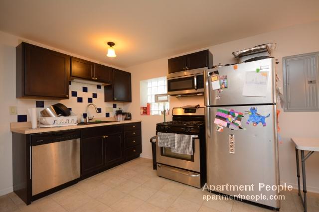 Foto del edificio - 3022 W Addison St