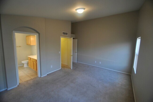 Building Photo - 12825 W La Reata Ave