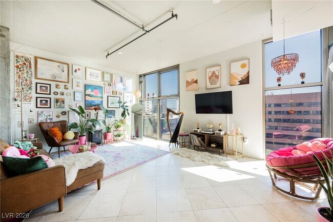 Foto del edificio - 353 E Bonneville Ave