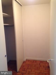 Foto del edificio - 604 S Washington Square