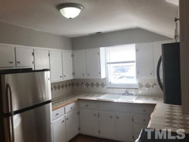 Building Photo - 312 B Grn