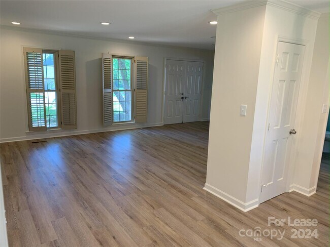 Building Photo - 16518 Greenfarm Rd