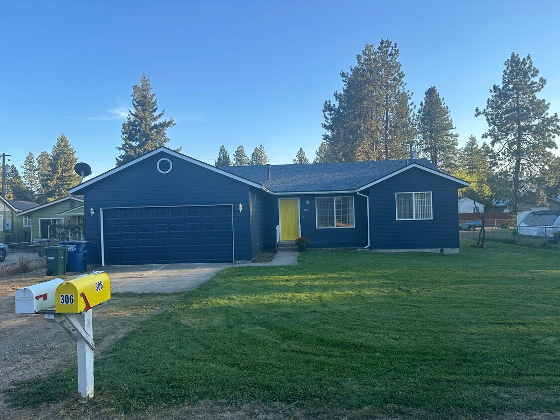 Foto principal - 306 E 12th Ave