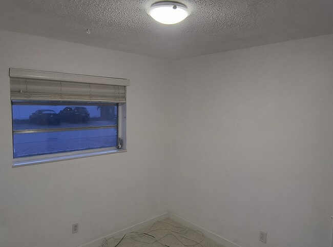 Building Photo - 4900 SW 28th Ter
