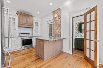 Building Photo - 890 W Ferry St