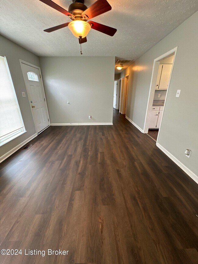Foto del edificio - 5505 Baywood Dr