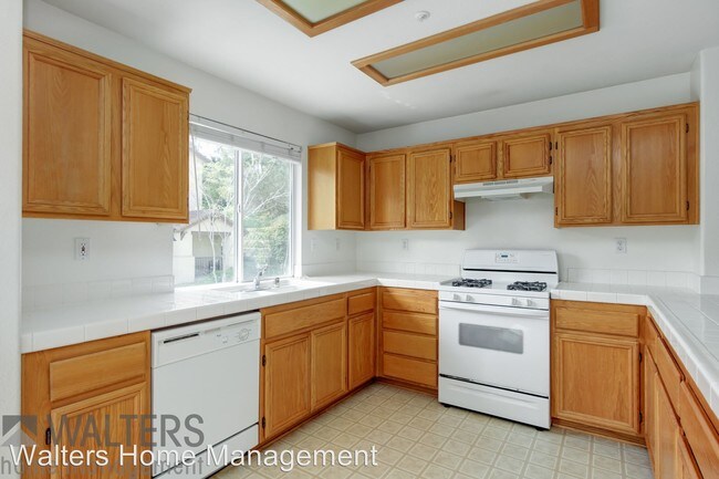 Building Photo - 10358 Wateridge Cir