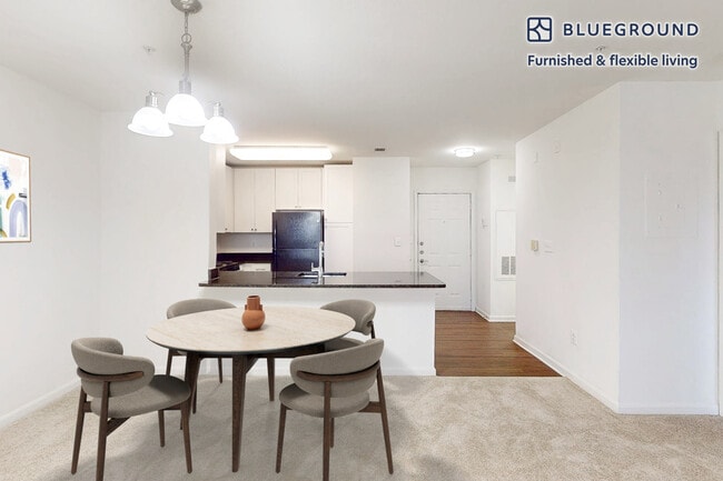 Building Photo - 1569 Onyx Dr