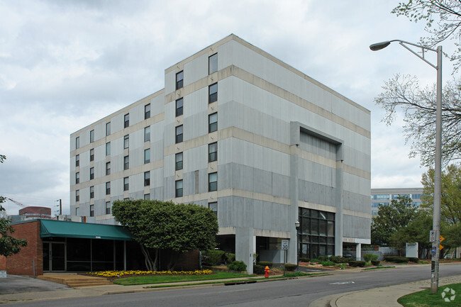 Building Photo - Spence Manor