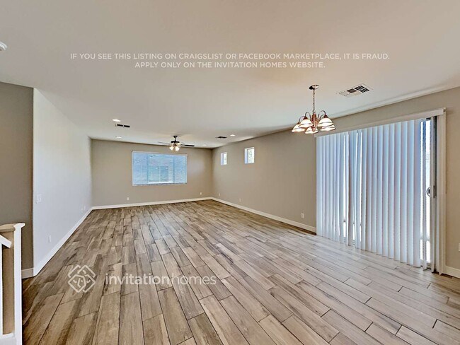 Foto del edificio - 16428 S 10th St