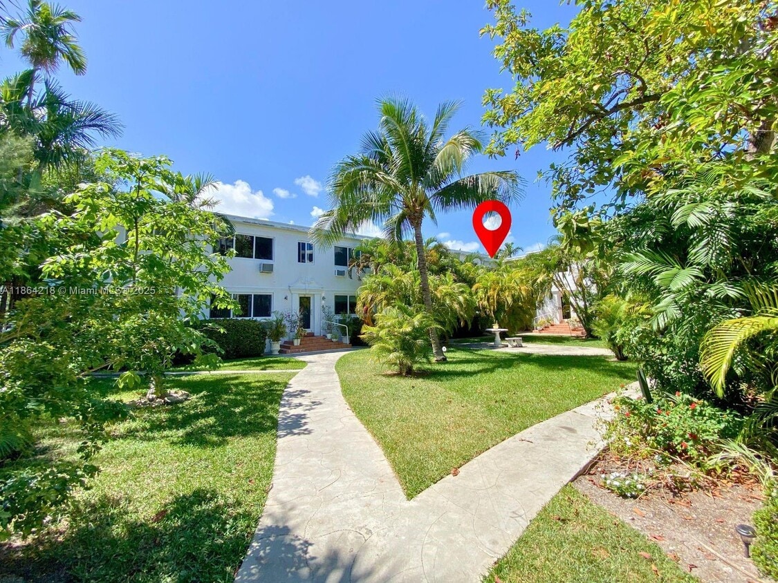 Primary Photo - 10072 E Bay Harbor Dr