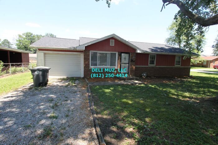 Primary Photo - Amazing 3 Bedroom, 1 Bath w/ 2-car Garage,...