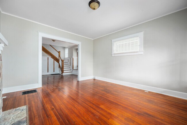 Foto del edificio - 348 N Summit St