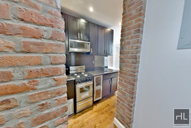 Foto del edificio - E 100TH ST.