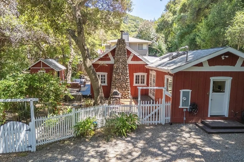 Primary Photo - 11 Southbank Rd