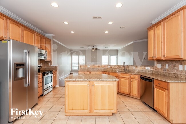 Building Photo - 15507 Troubadour Ln