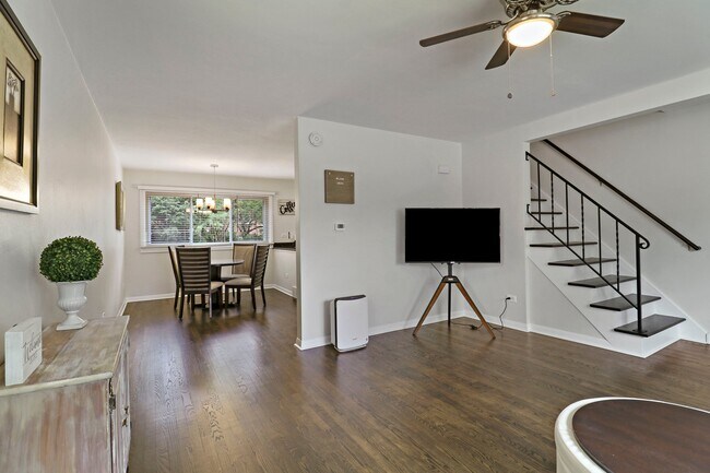 Foto del edificio - 2313 Western Ave