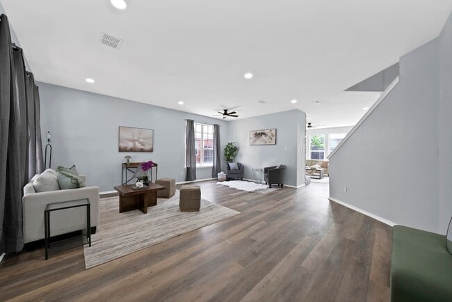 Foto del edificio - 137 Heritage Dr