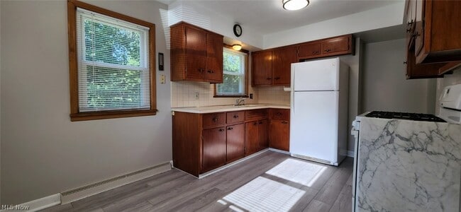 Building Photo - 517 Evans Ave