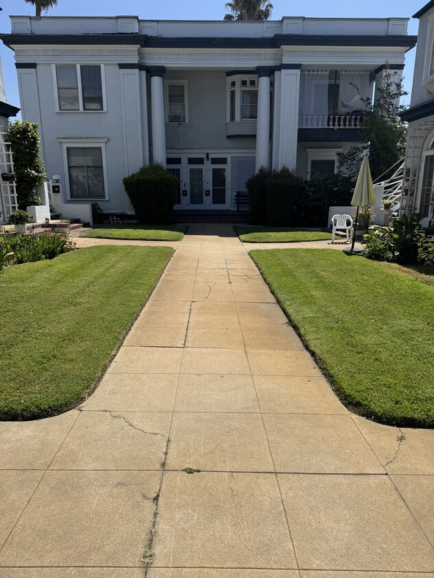 Primary Photo - 410 N Euclid Ave