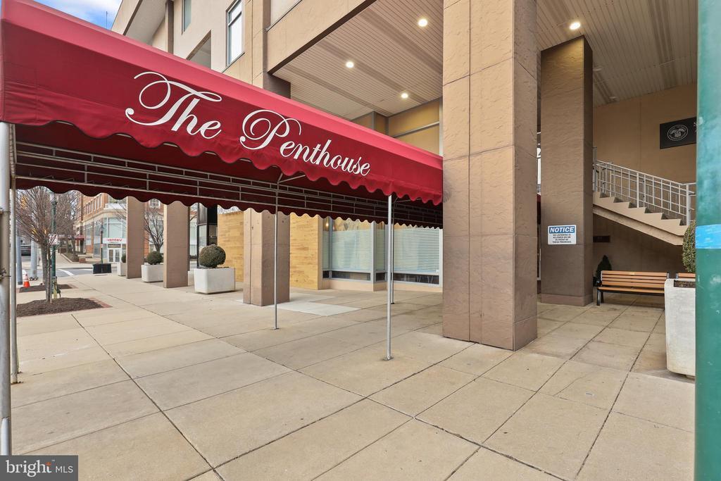 28 Allegheny Ave Unit 1401, Baltimore, MD 21204 Room for Rent in