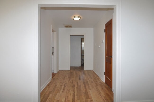 Building Photo - COMING SOON! 2808-2810 Halbert Street