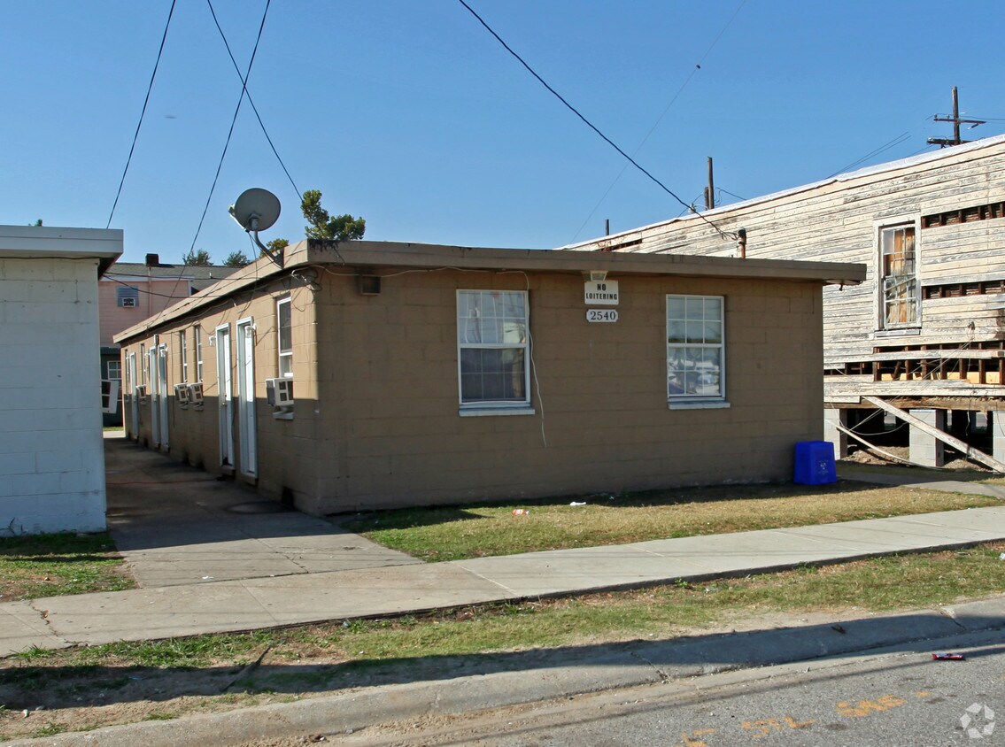 Building Photo - 2540 Conti St