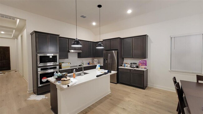 Foto del edificio - 1720 Scenic Hts Ln