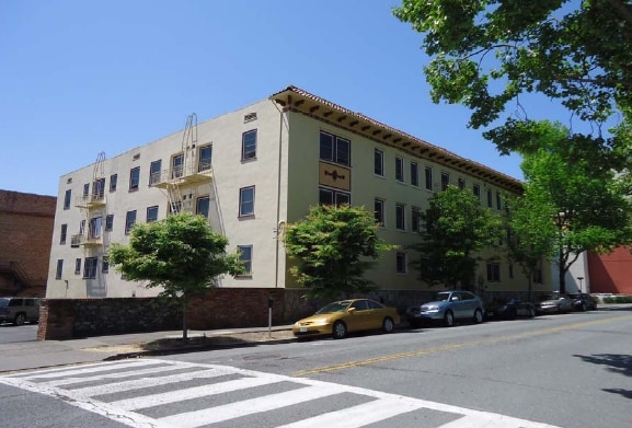 Primary Photo - El Rey Apartments